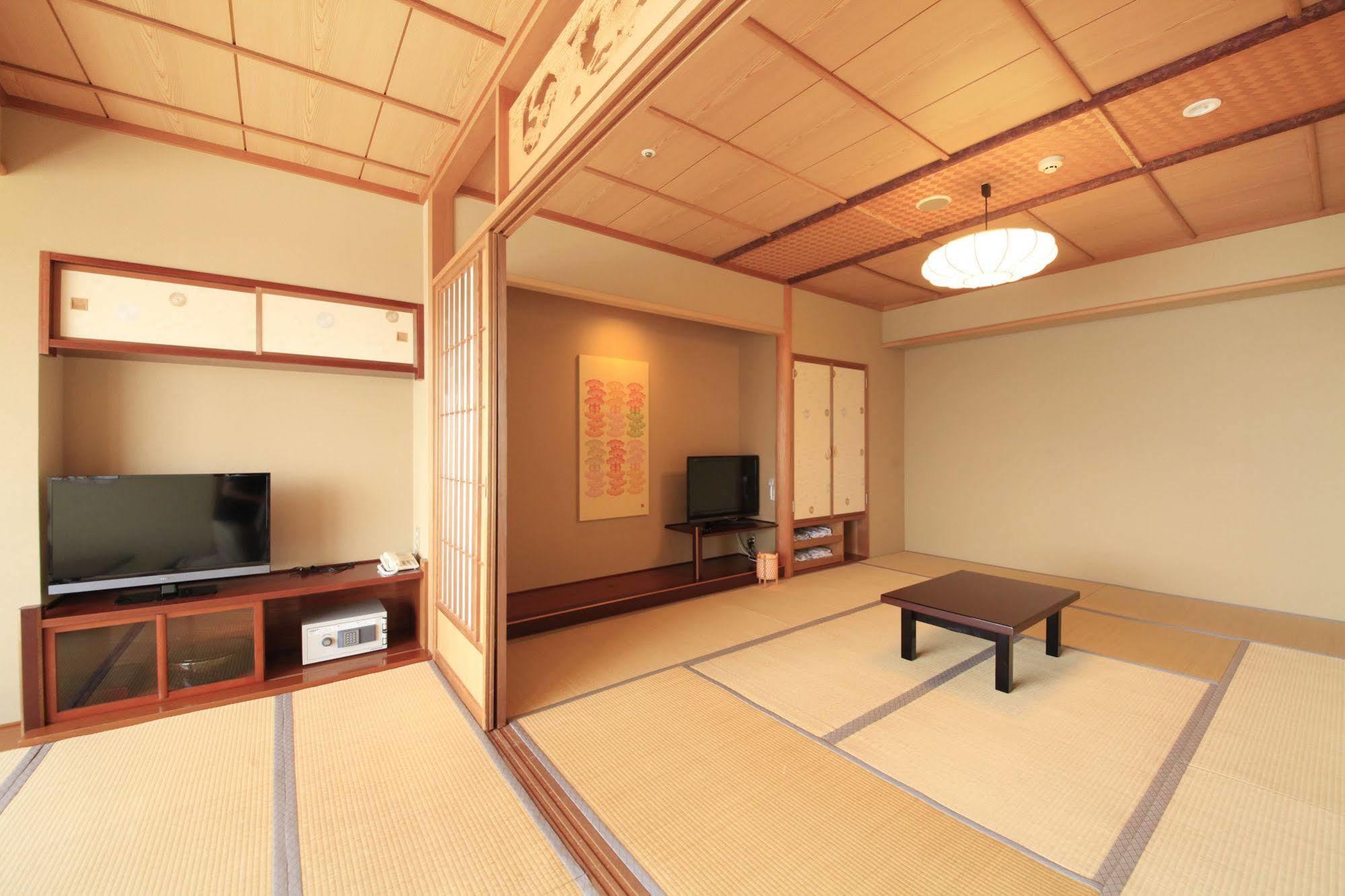 函館 湯の川 平成館しおさい亭 4*